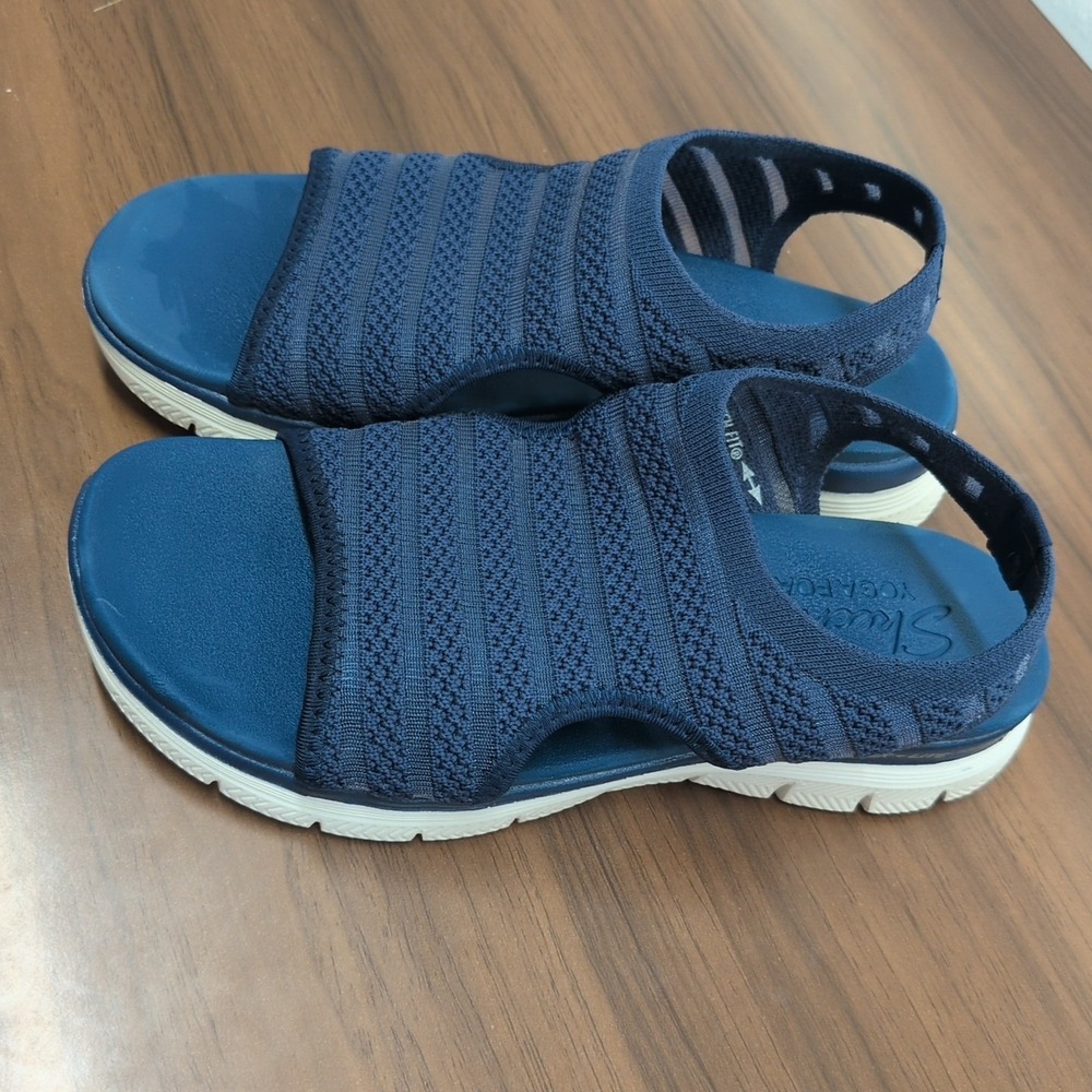 Women's Skechers Arch Fit - City Catch sandals in navy blue - Picture 3 of 8